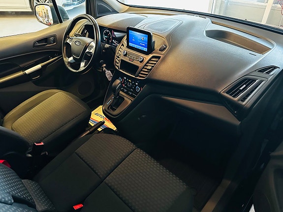 Ford Transit Connect 6 of 14