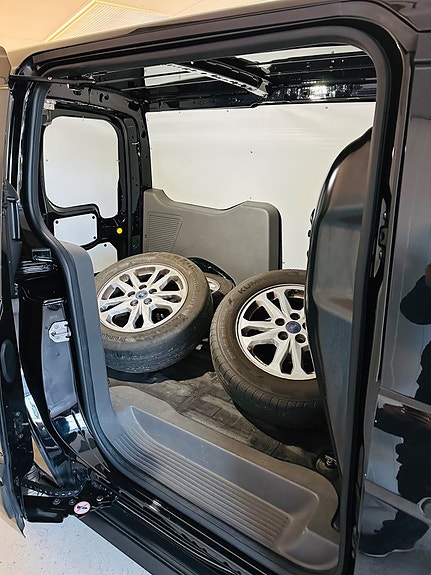 Ford Transit Connect 12 of 14