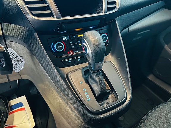 Ford Transit Connect 9 of 14