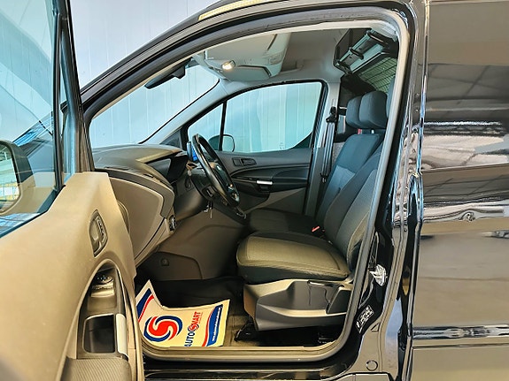 Ford Transit Connect 4 of 5