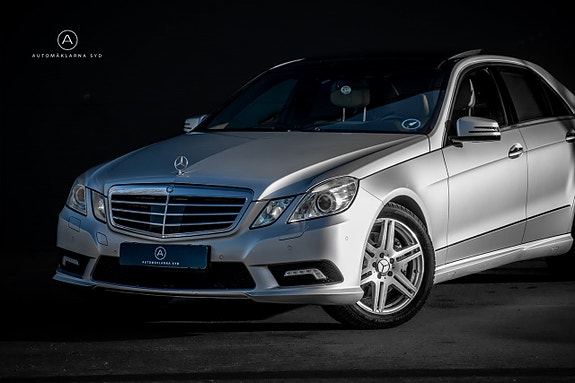 Mercedes-Benz E500 2 of 5