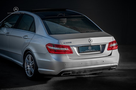 Mercedes-Benz E500 20 of 27