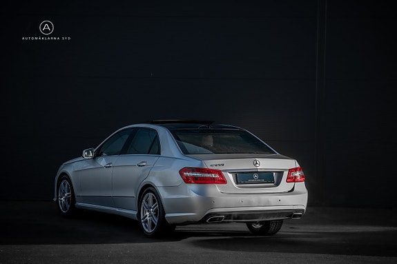 Mercedes-Benz E500 19 of 27