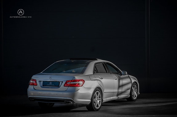 Mercedes-Benz E500 25 of 27