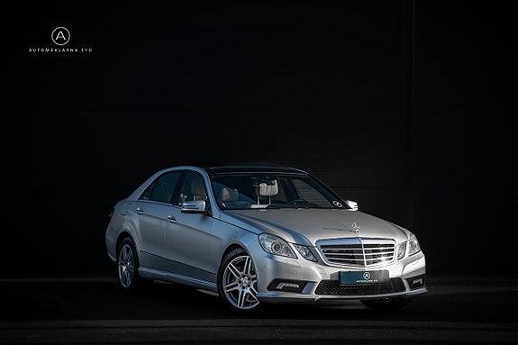 Mercedes-Benz E500 4 of 5