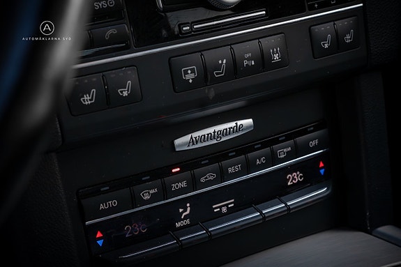 Mercedes-Benz E500 12 of 27