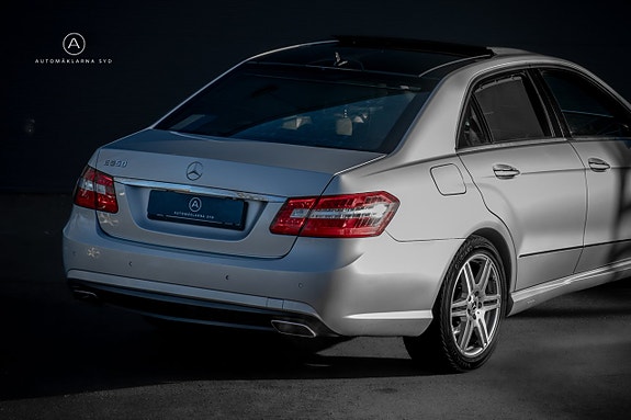 Mercedes-Benz E500 27 of 27