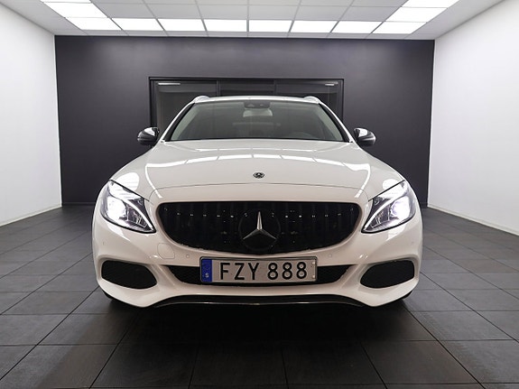 Mercedes-Benz C220 d 4 of 5