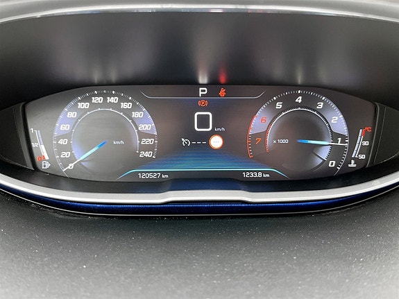 Peugeot 5008 8 of 17