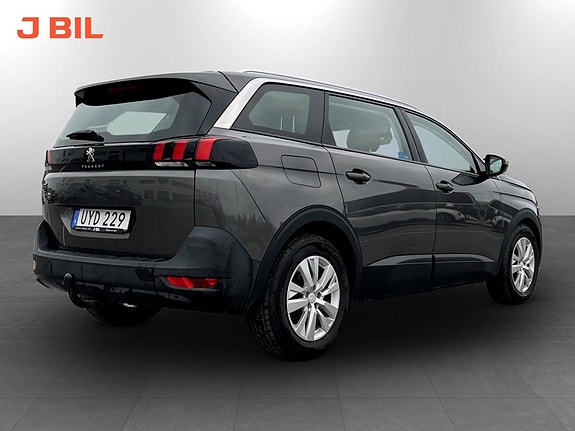 Peugeot 5008 3 of 5