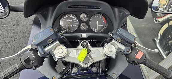 Honda CBR1000 Röd Svart 9 of 11