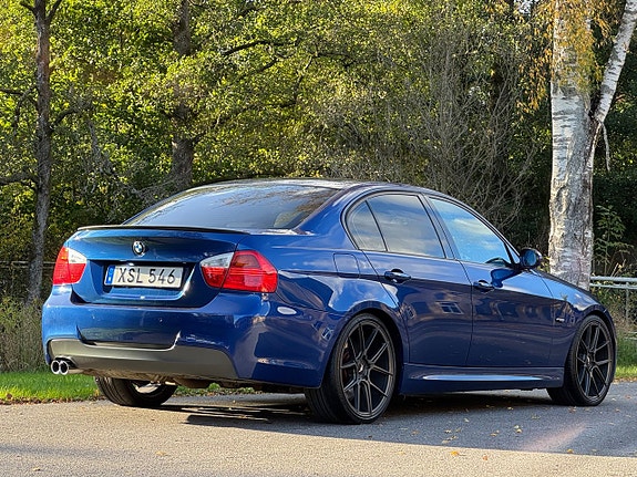 BMW 330xd 6 of 25