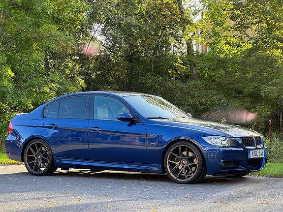 BMW 330xd 4 of 25