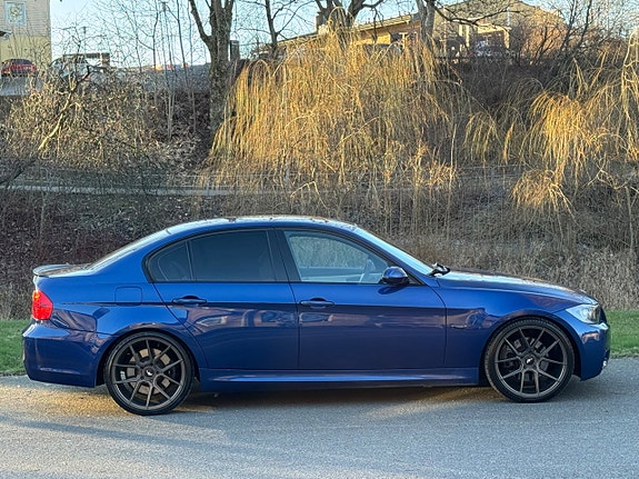 BMW 330xd 6 of 21