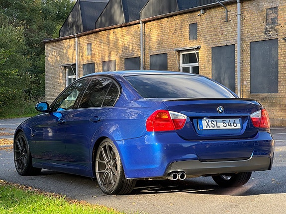 BMW 330xd 10 of 25