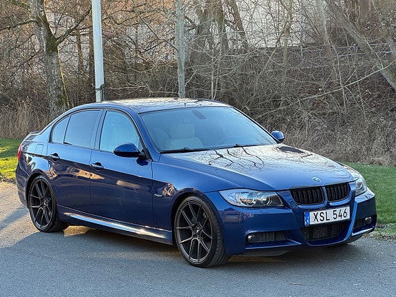 BMW 330xd 2 of 5