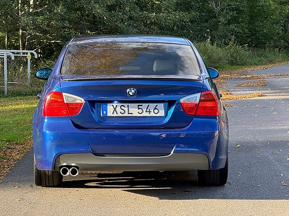BMW 330xd 9 of 25