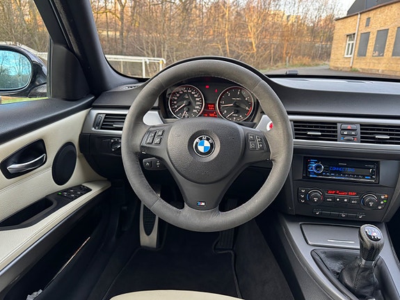 BMW 330xd 23 of 25