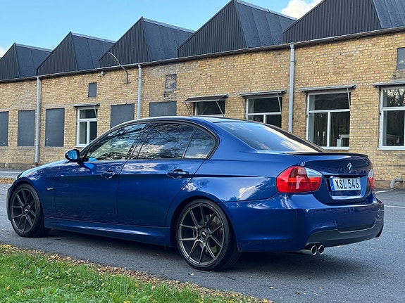 BMW 330xd 12 of 25