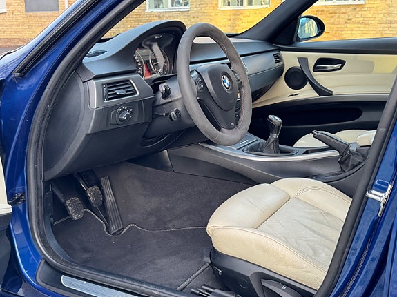 BMW 330xd 16 of 25