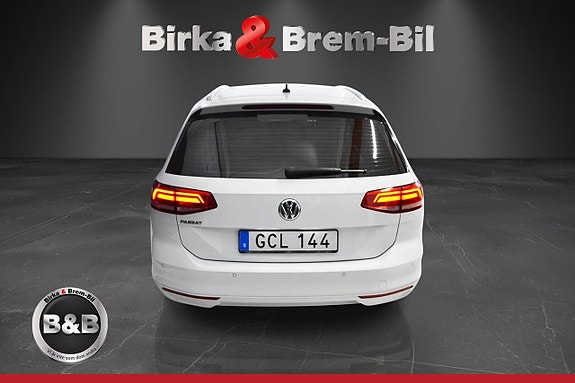 Volkswagen Passat 6 of 17