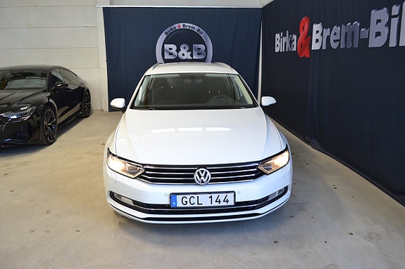 Volkswagen Passat 2 of 5