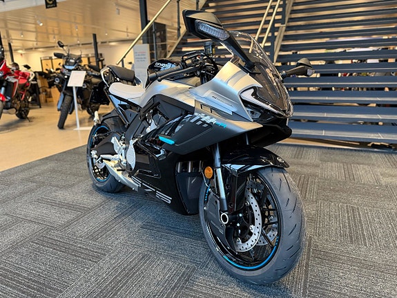 CFMOTO 675SR-R 2 of 10