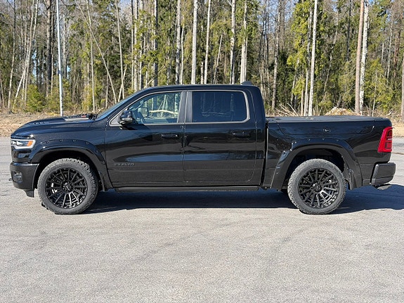 Dodge RAM 1500 2 of 5