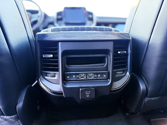 Dodge RAM 1500 16 of 25