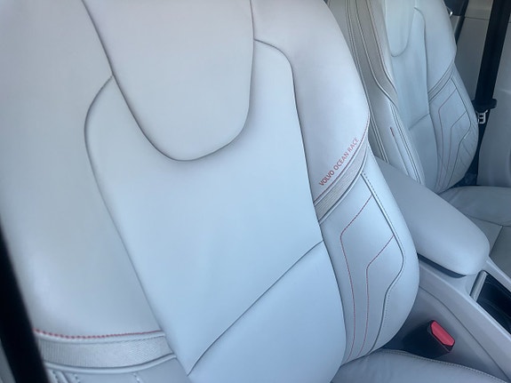 Volvo V40 13 of 15