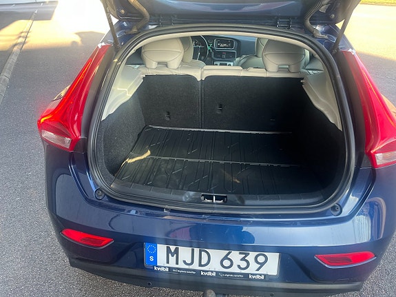 Volvo V40 6 of 15