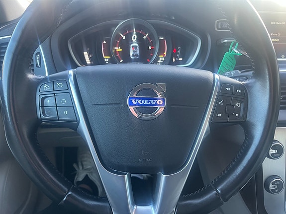 Volvo V40 9 of 15