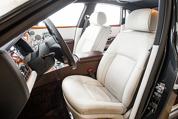 Rolls Royce Ghost 18 of 30