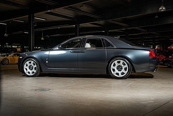 Rolls Royce Ghost 3 of 5