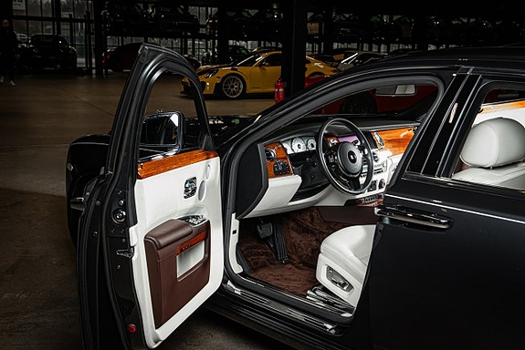 Rolls Royce Ghost 11 of 30