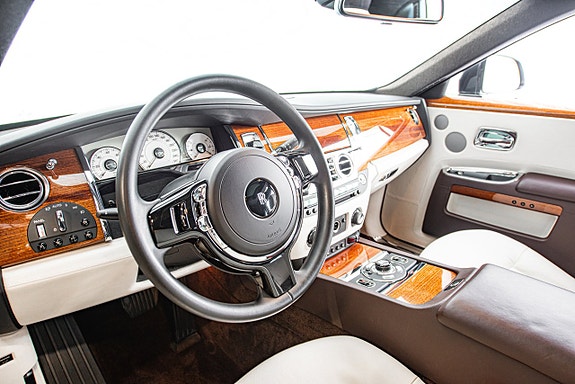 Rolls Royce Ghost 16 of 30