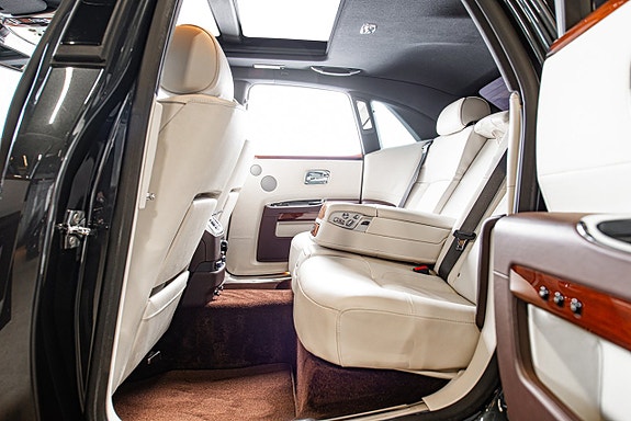 Rolls Royce Ghost 23 of 30