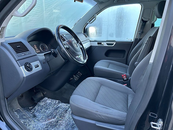 Volkswagen Multivan 5 of 5