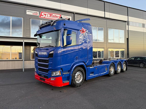Scania R500 NextGen 8x4 tridem krok med kranflakshydraulik