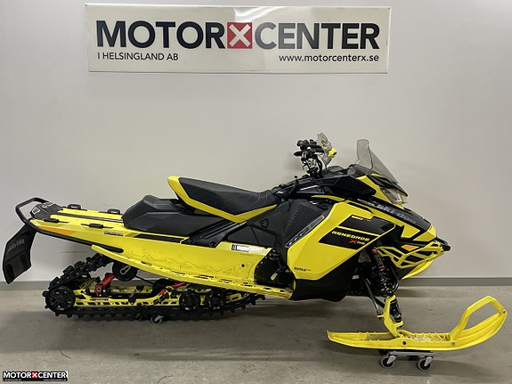 Ski-Doo Renegade 850 E-TEC 4 of 7