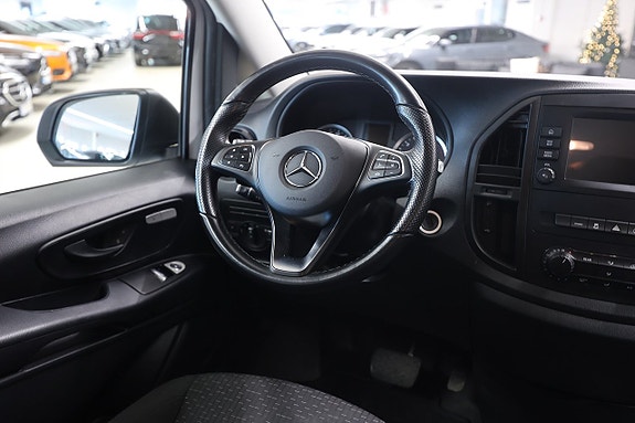 Mercedes-Benz eVito Tourer 13 of 15