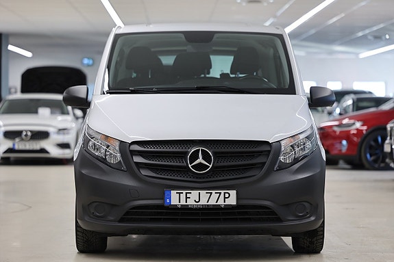 Mercedes-Benz eVito Tourer 5 of 15