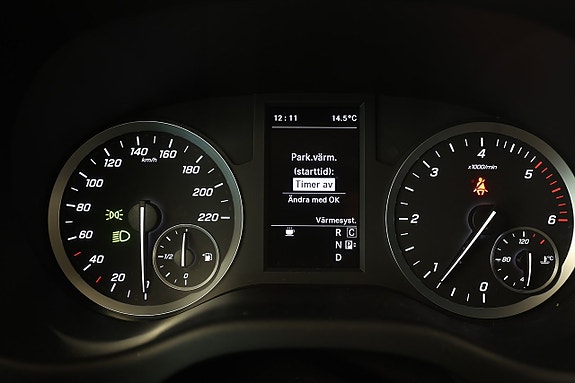 Mercedes-Benz eVito Tourer 14 of 15
