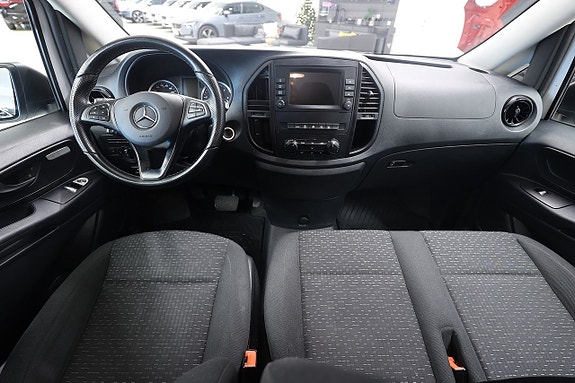 Mercedes-Benz eVito Tourer 11 of 15