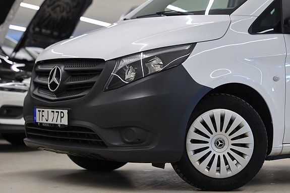 Mercedes-Benz eVito Tourer 4 of 15