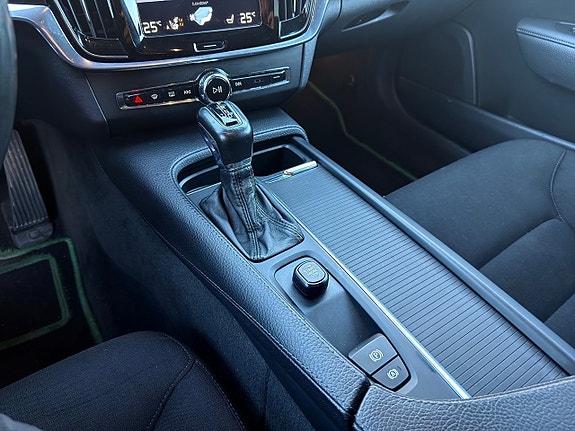 Volvo V90 13 of 16