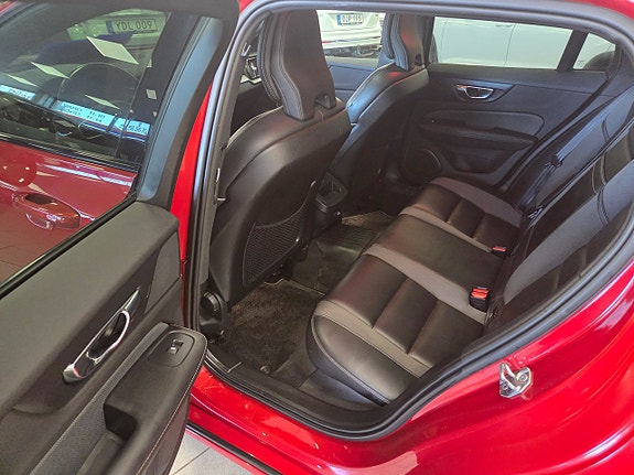 Volvo V60 6 of 27
