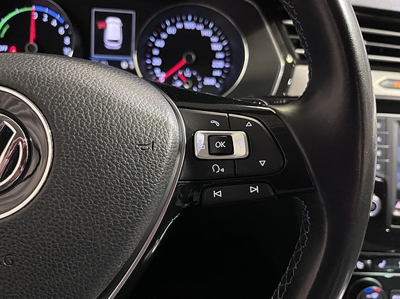 Volkswagen Passat 15 of 19