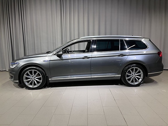 Volkswagen Passat 3 of 5