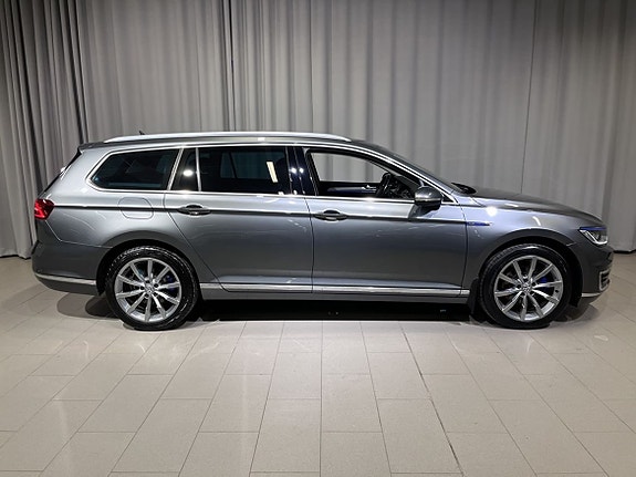 Volkswagen Passat 4 of 5